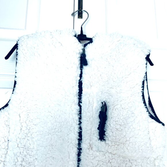 Cozy Sherpa Hooded Vest Teddy Bear Fleece Zip-Up w/ Navy Trim – Size Medium - Picture 5 of 5